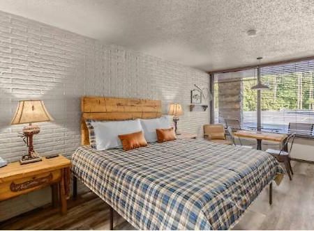 Stonegate Lodge King Bed Wifi Roku Tv Salt Water Pool Room #203 Eureka Springs Extérieur photo