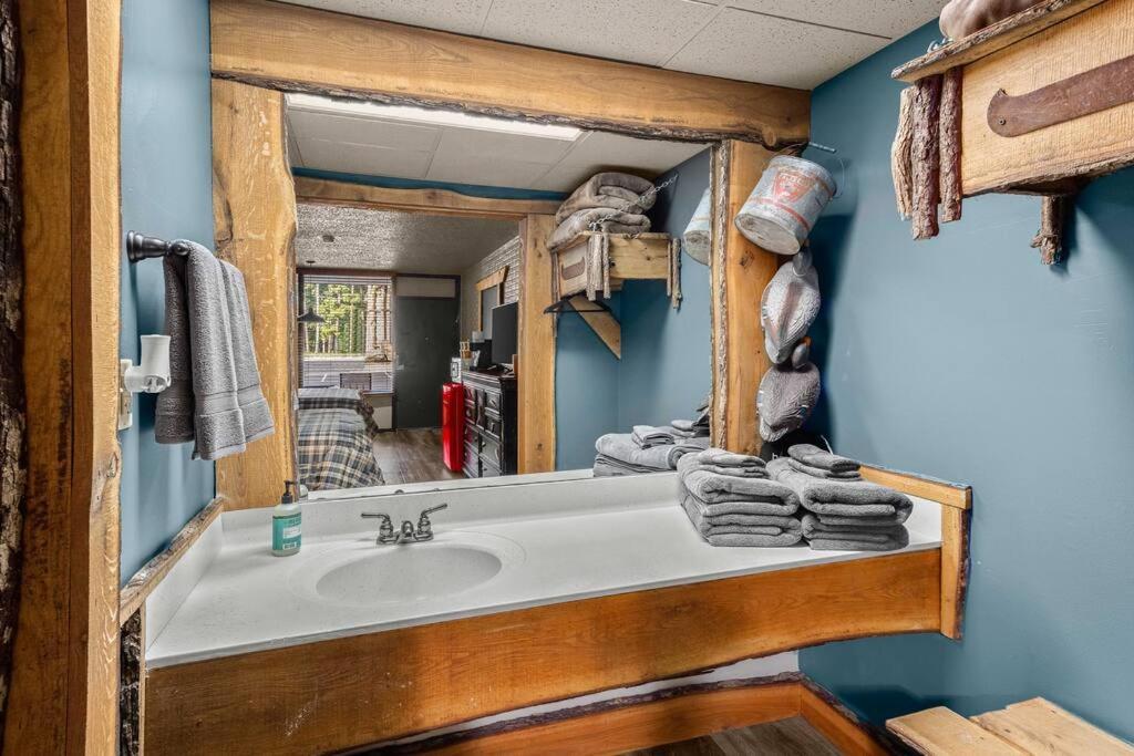 Stonegate Lodge King Bed Wifi Roku Tv Salt Water Pool Room #203 Eureka Springs Extérieur photo